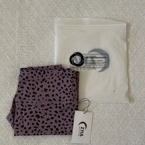 Zyia Lilac Jaguar Fit n Free Hi-rise 7/8 24" - Picture 6 of 16